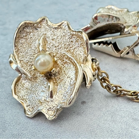 Sweater Clip Guard Vintage Faux Pearl 50’s - Picture 3 of 6